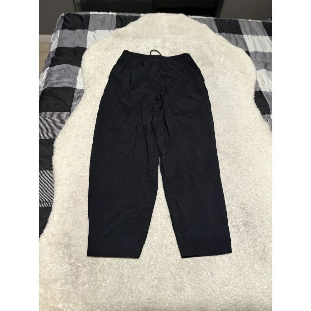 Nike Women's Medium Sportswear Essential Woven High Rise Pants Black DQ6809-010
